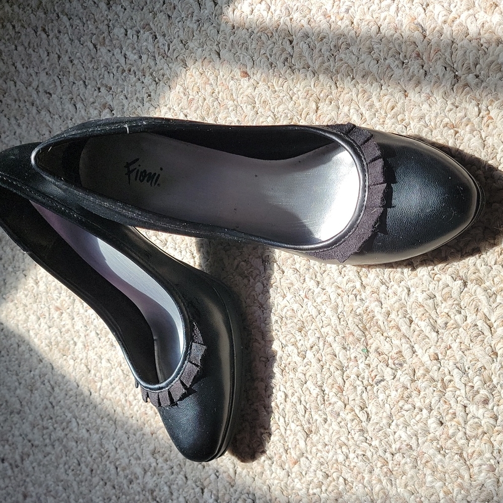 Fiona Ruffle Toe Heels. Size 7